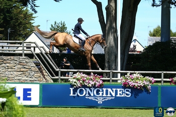 Holly Smith wins the Derby of the Loire Region at La Baule Holly Smith wins the Derby of the Loire Region at La Baule